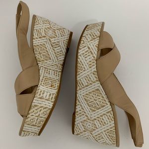 S20- 71 - TAHARI “ALYSA” TAN WEDGE SANDAL